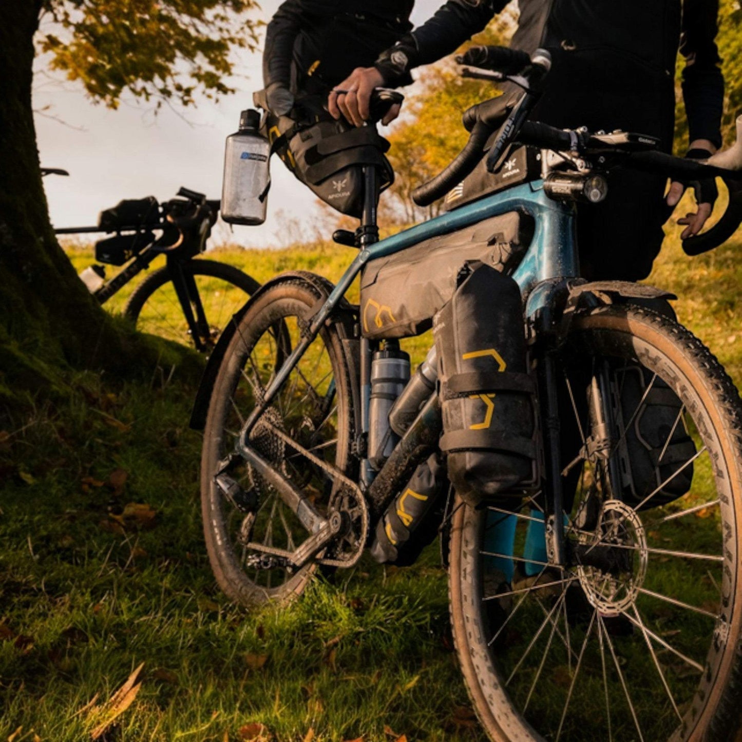 Bici gravel in carbonio SAVA GRUS 4.2 | Cambio Shimano GRX 2x11