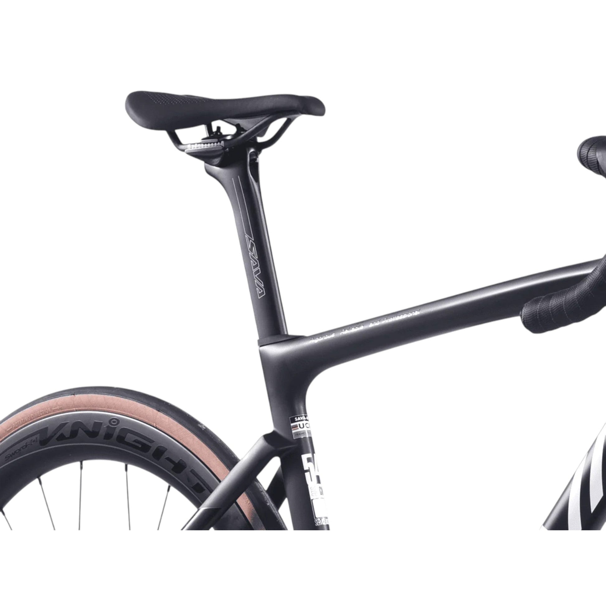 Bici da corsa in carbonio con cambio elettronico Shimano 105 DI2